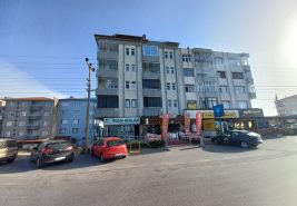 SAHİL MERKEZİNDE DENİZE SIFIR ÖNÜ KAPANMAZ MUTFAĞI AYRI GENİŞ DAİRE