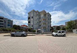 Denize Sıfır Konumda Eşsiz Manzaralı 2+1 Satılık Daire!!