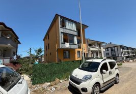KARASU MERKEZDE GENİŞ YAŞAM ALANI SUNAN SATILIK 3+1 DAİRE!!